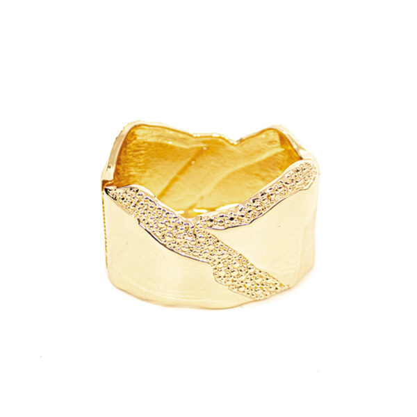 Brazalete tom grande dorado