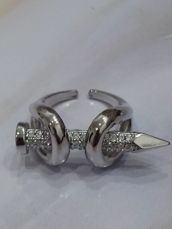 ANILLO PLATA CLAVO